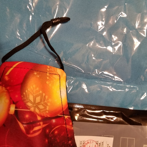 Washable reusable adjustable face covering mask - Picture 6 of 6